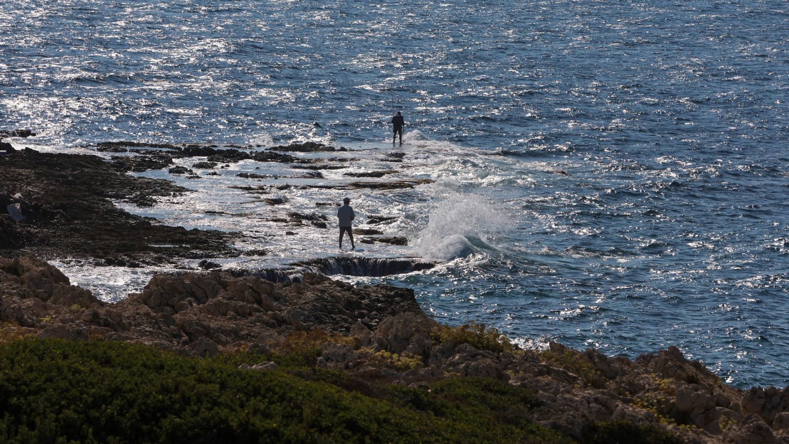 Pescadores en Naquora, cerca de la frontera entre Líbano e Israel, en el sur de Líbano