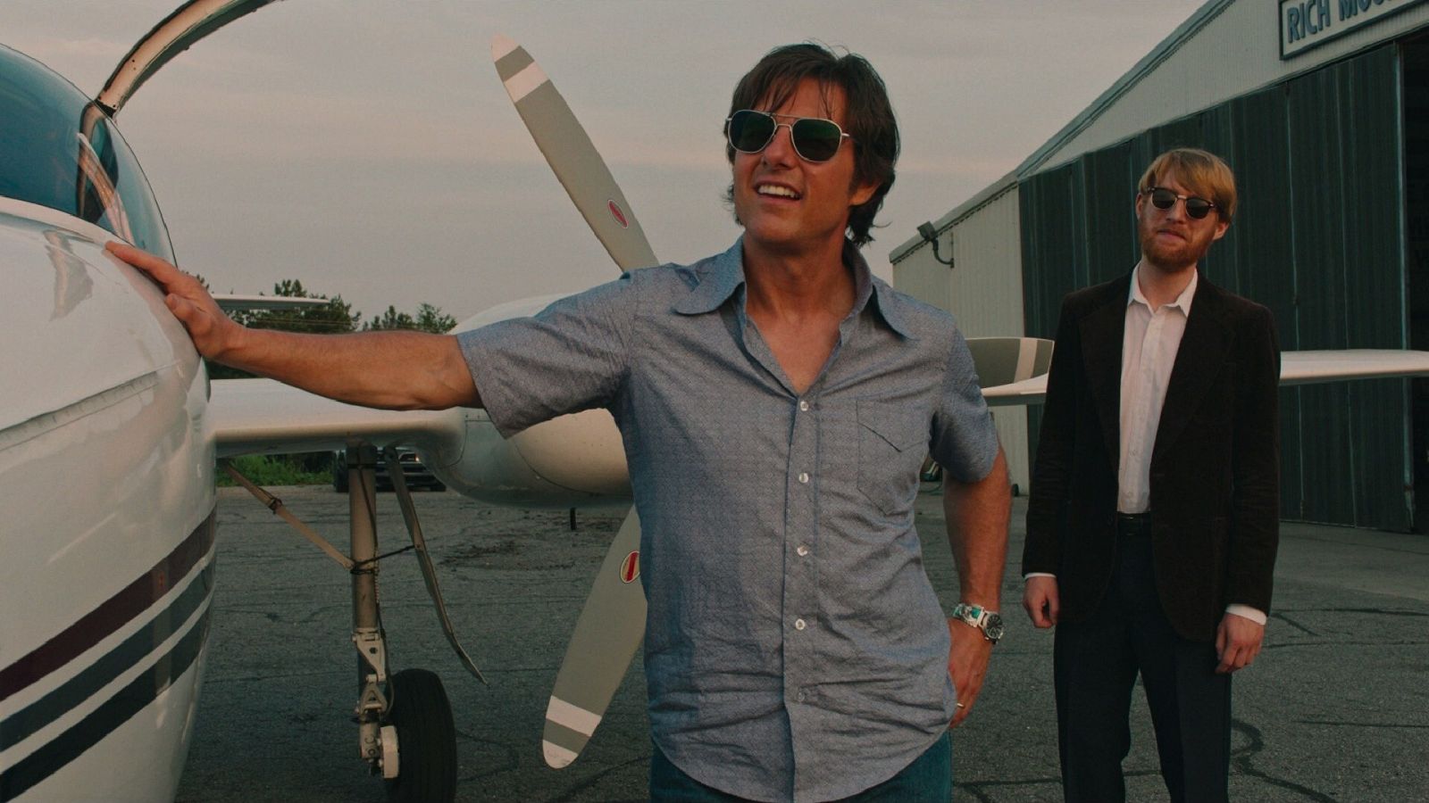 Tom Cruise interpreta a Barry Seal en la película
