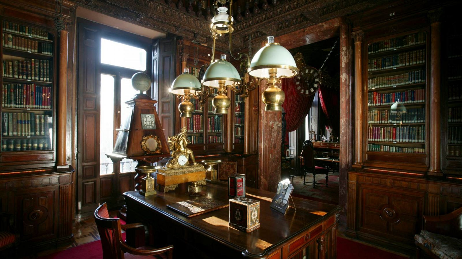 Imagen del piso principal de la biblioteca del Museo Cerralbo