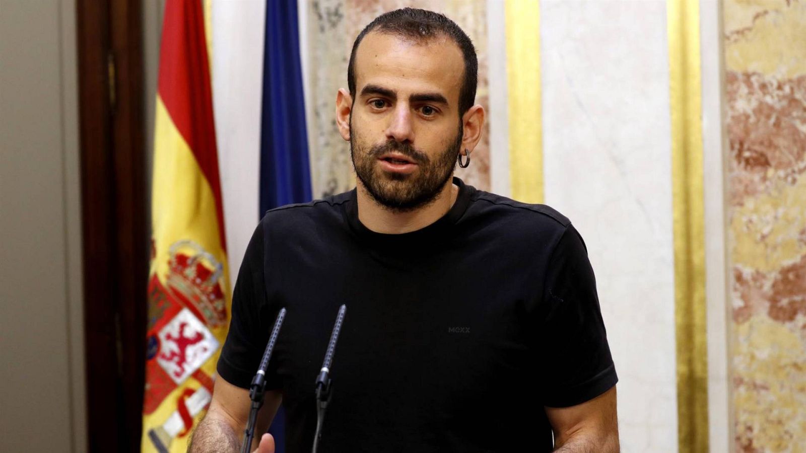 El diputado ha sido suspendido de militancia por IU