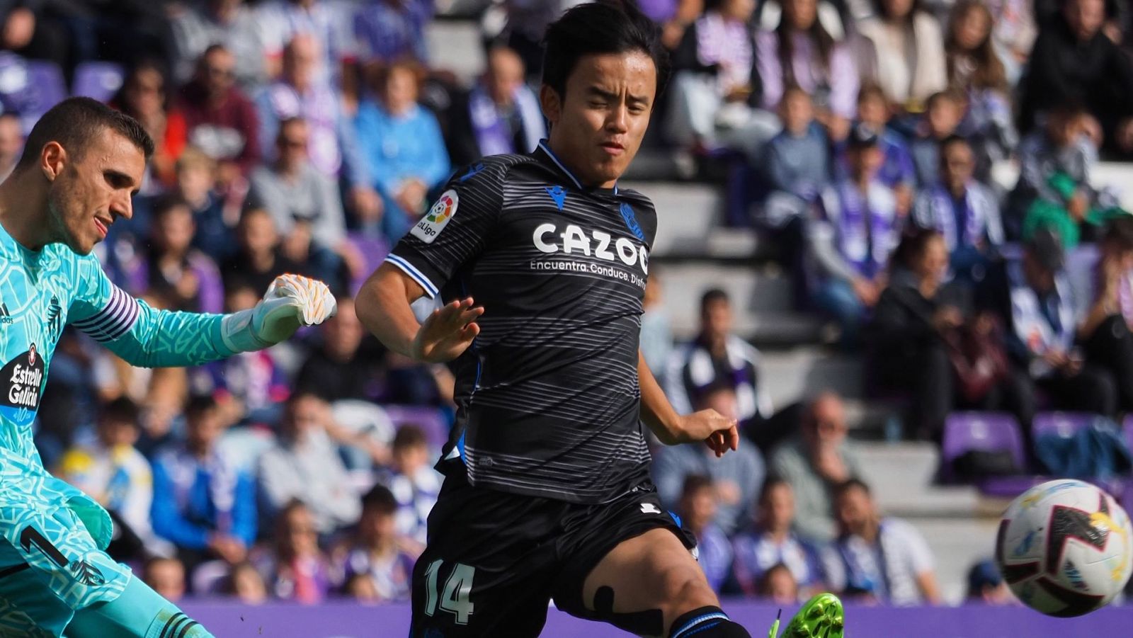 Takefusa Kubo, de la Real Sociedad, en un partido ante el Valladolid.