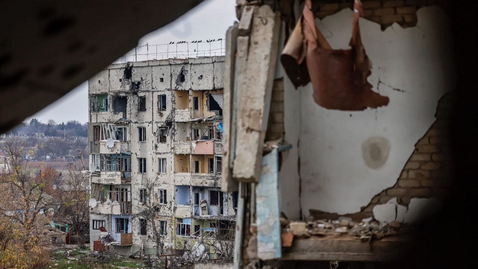 Un edificio dañado en Arkhanhel's'ke, una pequeña ciudad ucraniana al norte de Jersón