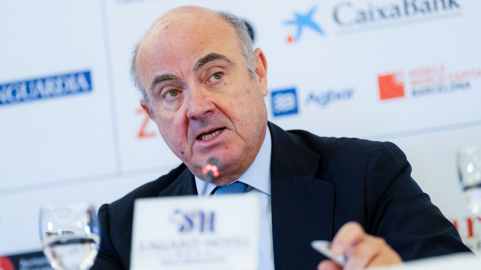 El vicepresidente del BCE, Luis De Guindos, durante su participación este viernes en la inauguración de las jornadas económicas de S'Agaró. 