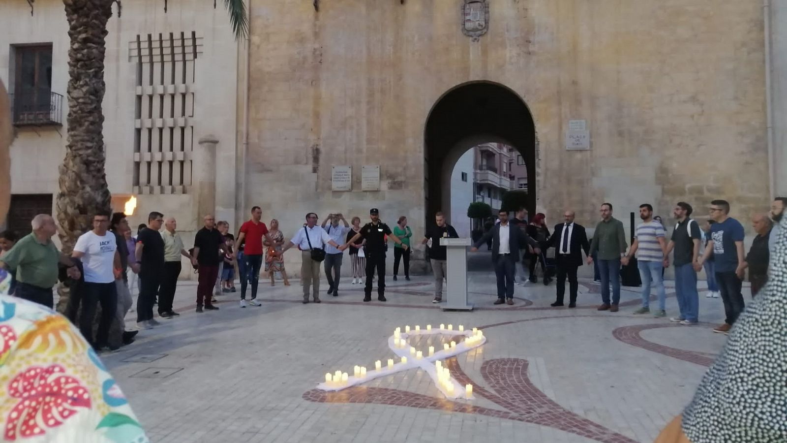 Concentración de hombres contra la violencia machista en Elche el 21 de octubre de 2022