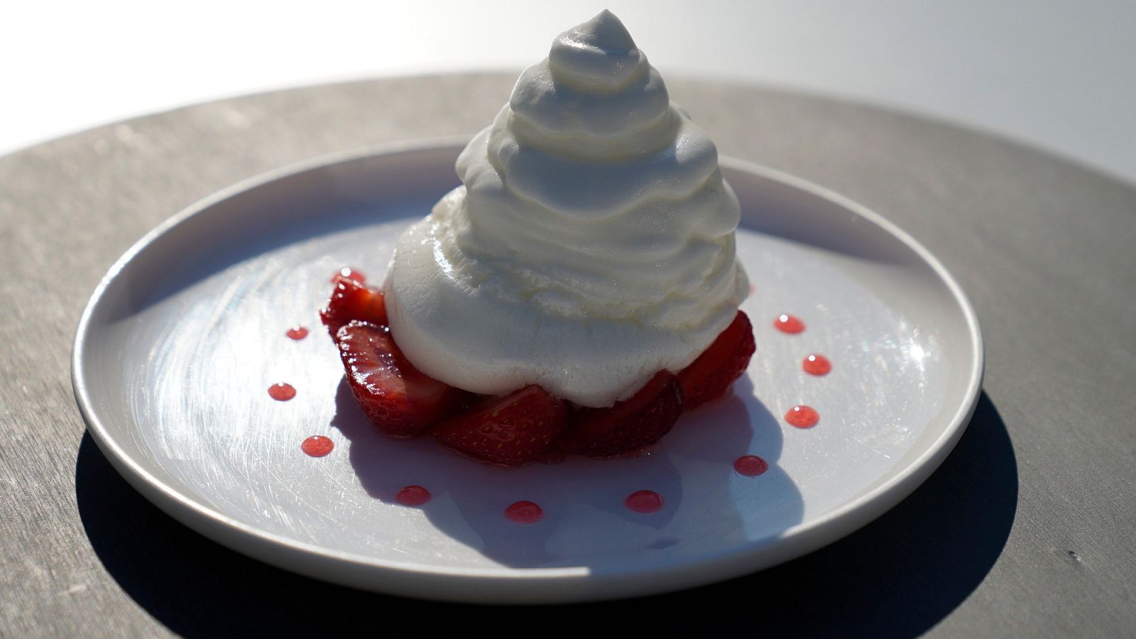 Receta de carolina, fresas, rosas y coco