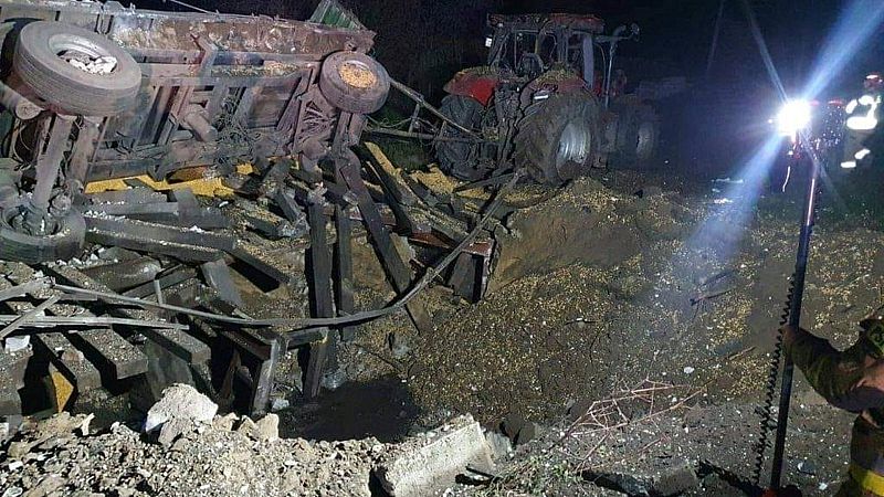 Daños causados por el impacto de un misil en Przewodow, localidad de Polonia fronteriza con Ucrania, el 15 de noviembre de 2022. Fuente: Redes sociales, vía Reuters. 