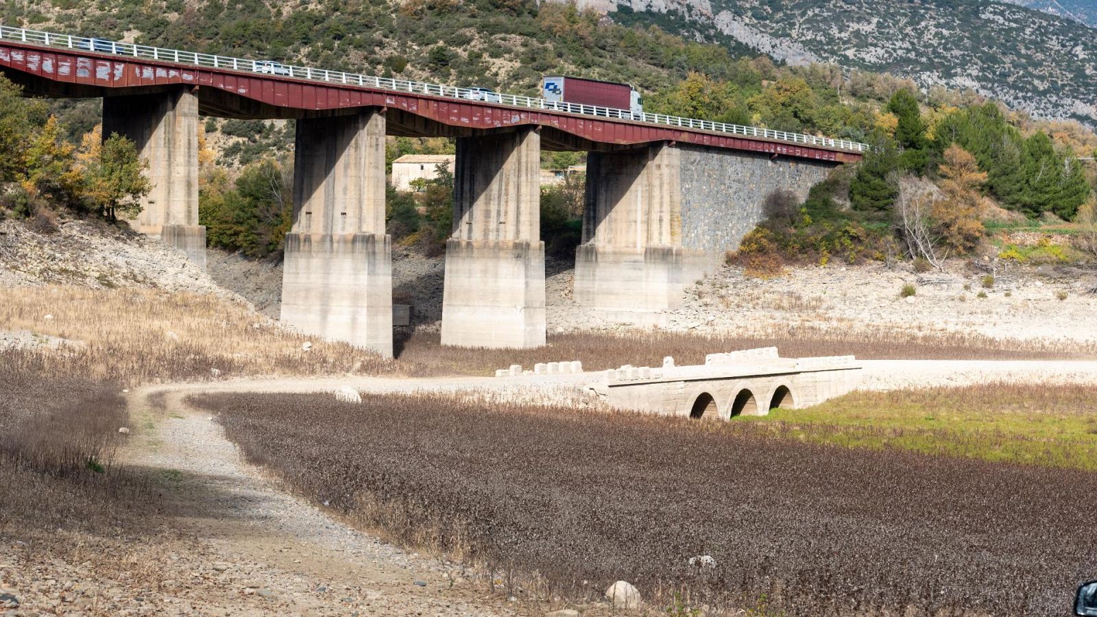 En la imagen aspecto del pantano de Oliana en el termino municipal de Coll de Nargó (Lleida)