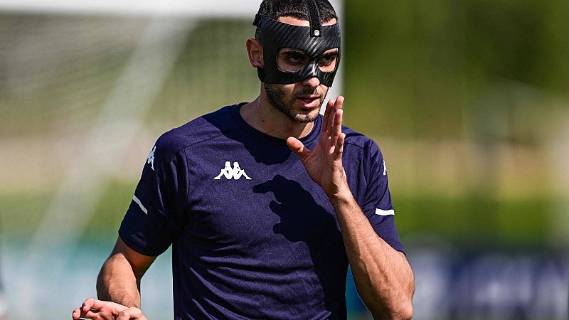 Alineaciones Túnez - Australia: El tunecino Ellyes Skhiri, con una máscara protectora