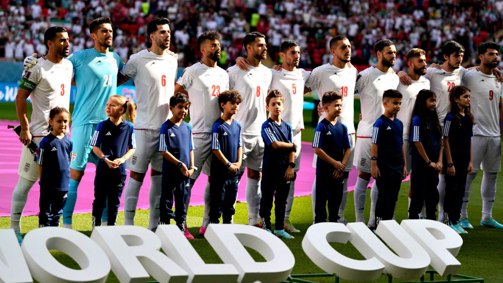 Mundial Qatar 2022, jornada 8: Irán pide la expulsión de Estados Unidos por modificar su bandera