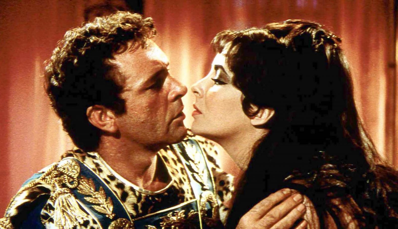 Richard Burton y Elizabeth Taylor en 'Cleopatra'
