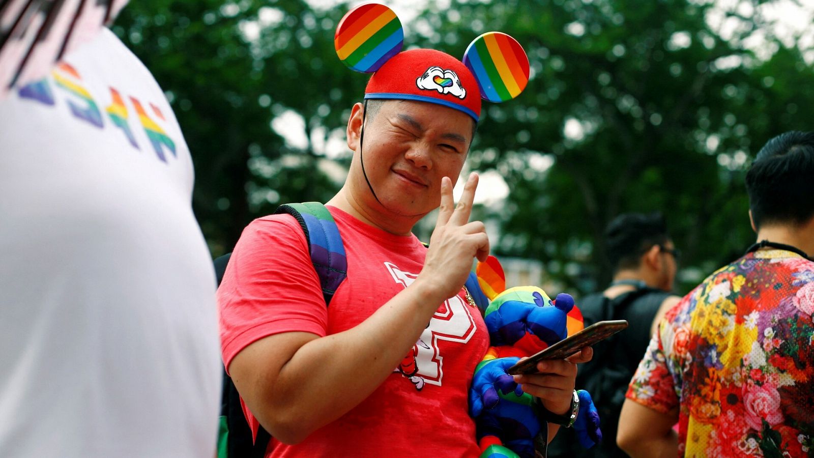 Archivo: un participante en el Pink Dot, un evento anual organizado por la comunidad LGTBI en Singapur, en 2019. REUTERS/Feline Lim