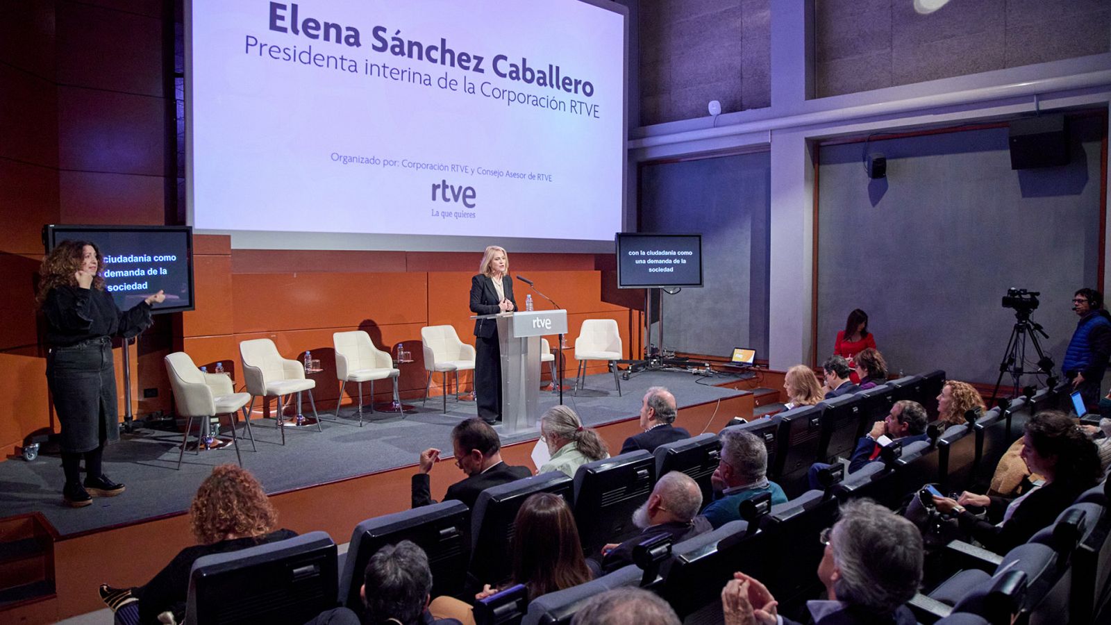 Elena Sánchez Caballero en la primera jornada de participación social en los medios públicos