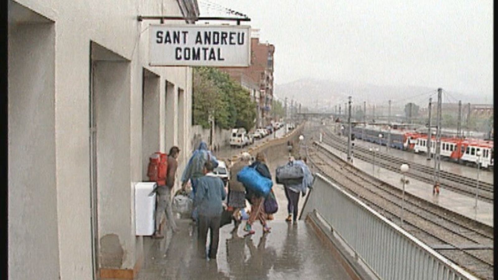 Accés a les andanes de la històrica estació de Sant Andreu Comtal, a Barcelona