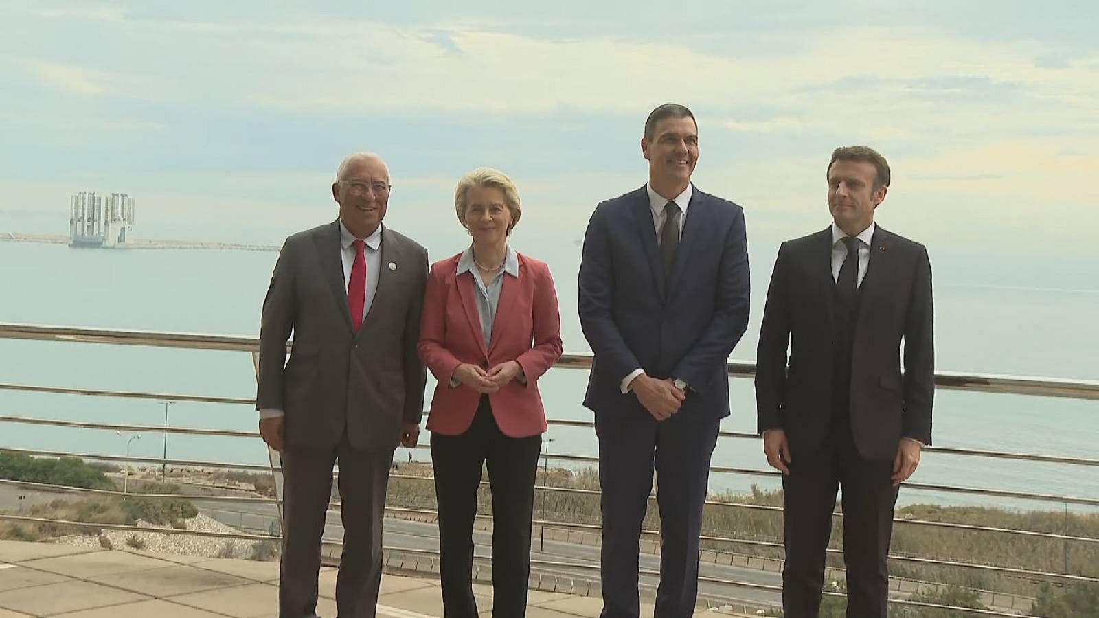 El president del Govern, Pedro Sánchez, amb els seus homòlegs a Portugal i França i la presidenta de la Comissió Europea, Úrsula Von der Leyen