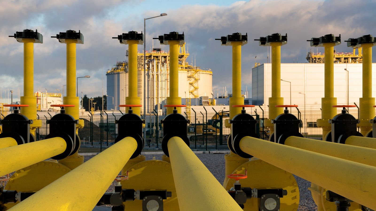 Bruselas pide "flexibilidad" a los Veintisiete para alcanzar un acuerdo sobre el tope al precio del gas