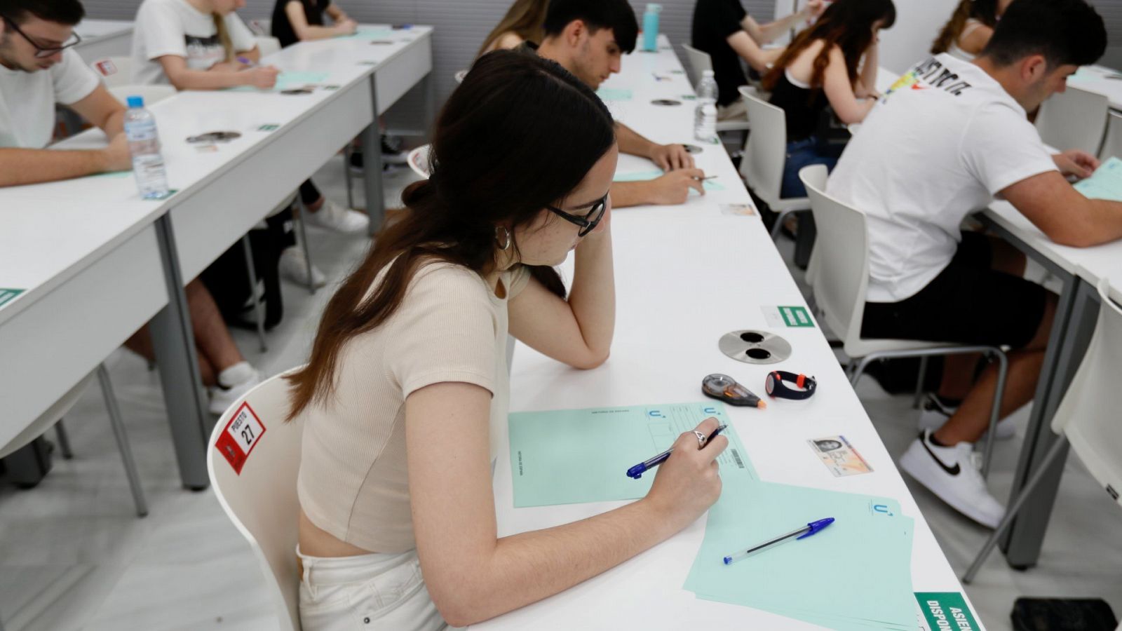 Alumnos realizan la Evaluación del Bachillerato para el Acceso a la Universidad (EBAU)