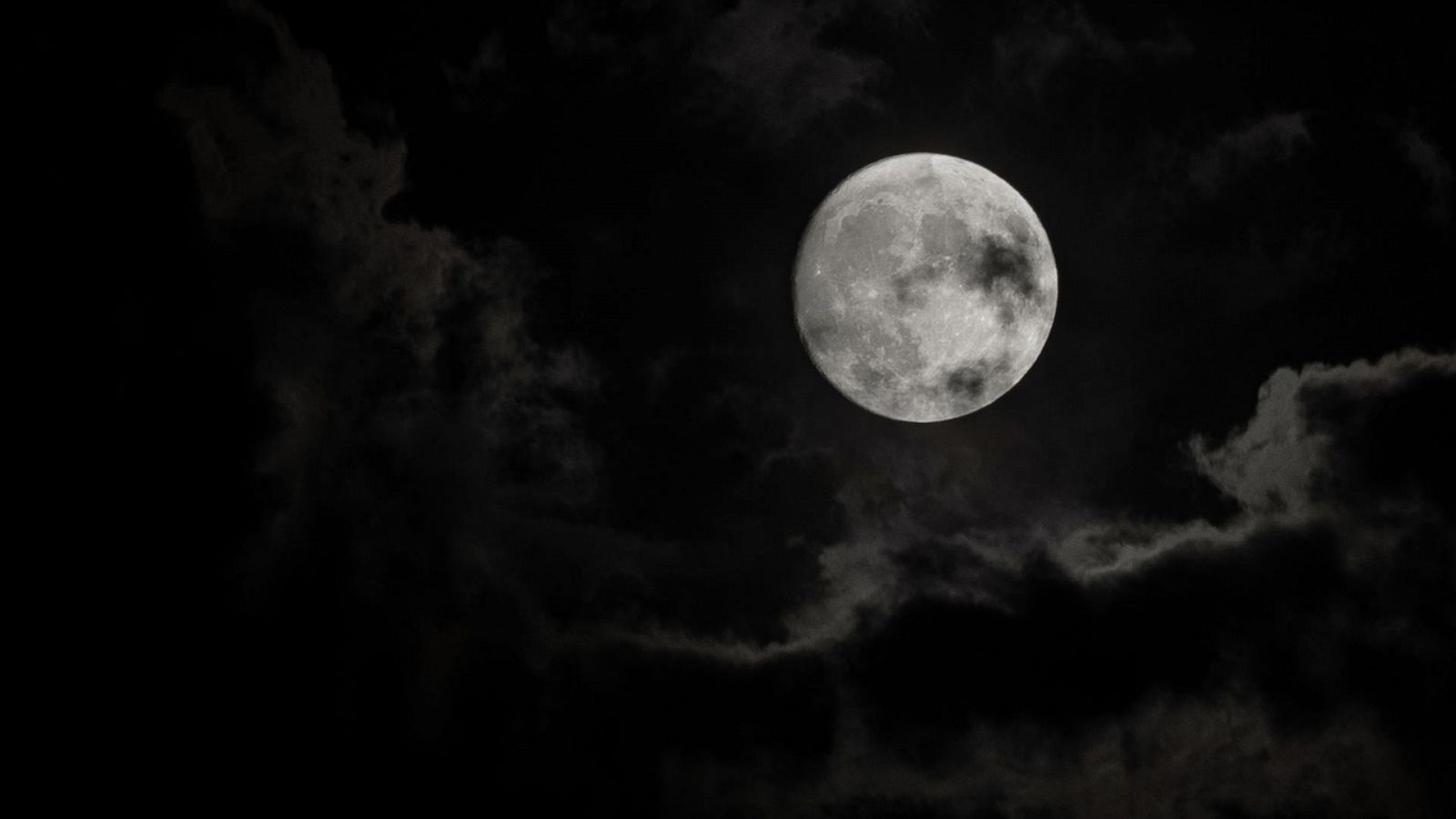 Imagen de la luna llena.