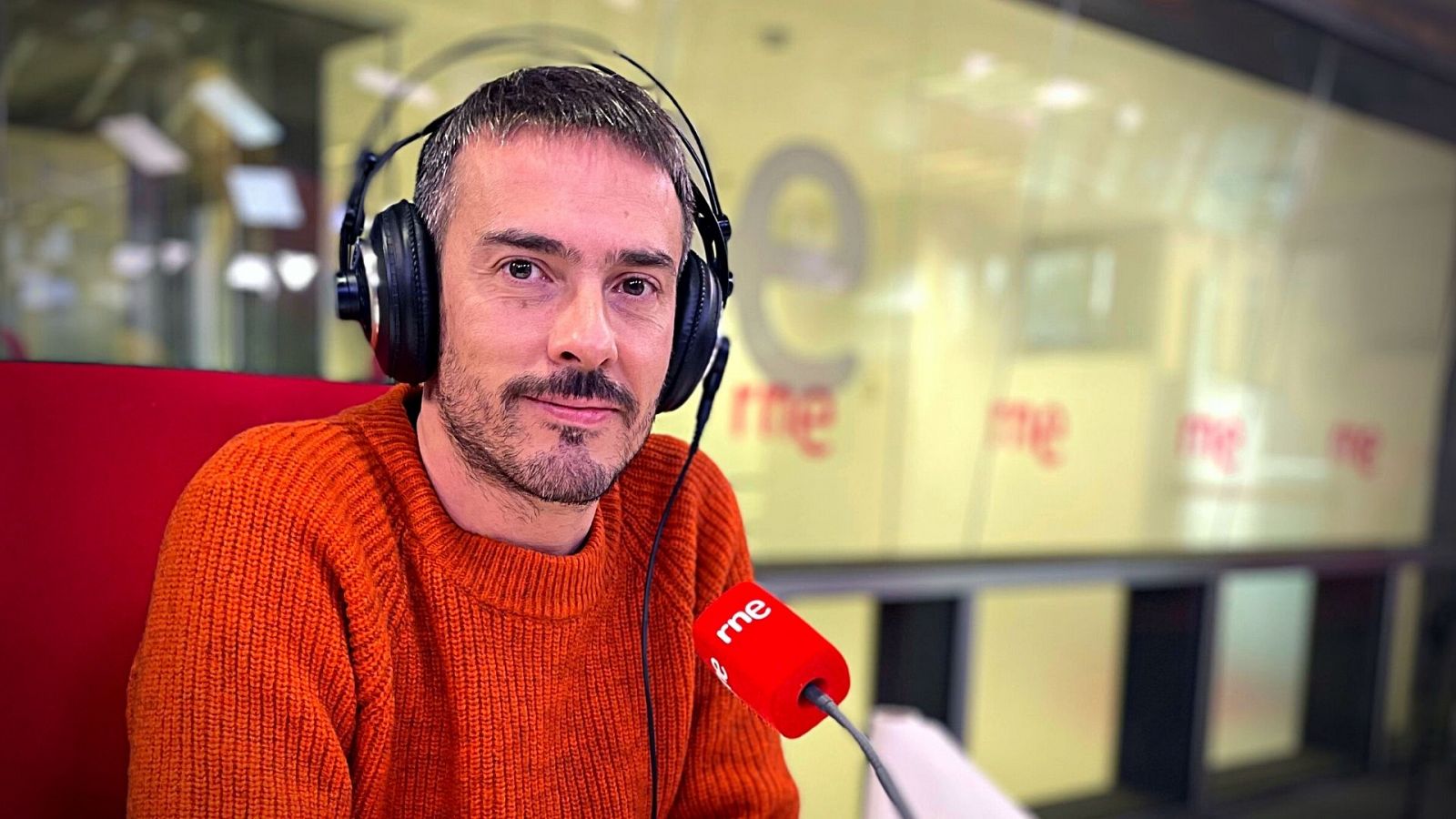 Entrevista a Pucho, cantante de Vetusta Morla en Mondo Sonoro (2020)