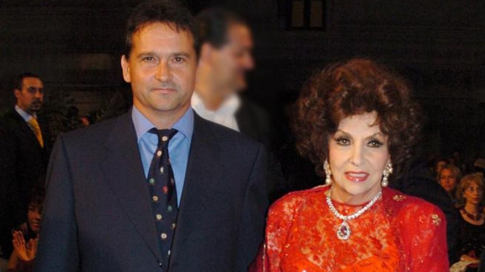 Imagen de Gina Lollobrigida y su hijo Milko Skofic