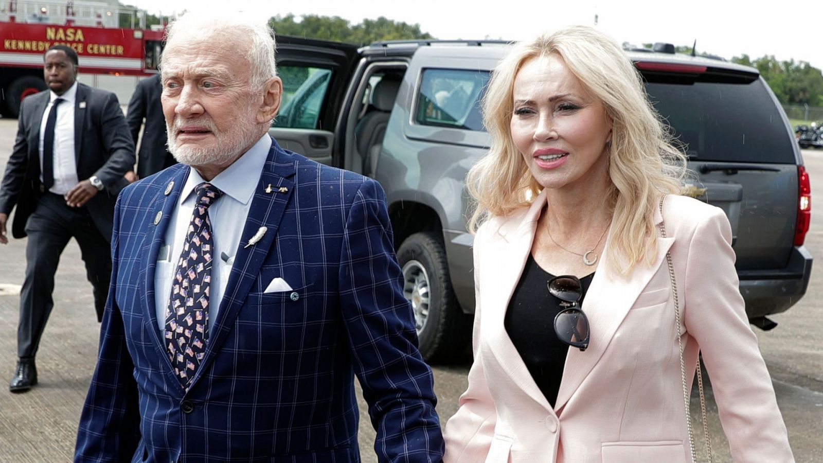 Buzz Aldrin se casa con Anca Faur, 30 años más joven que él