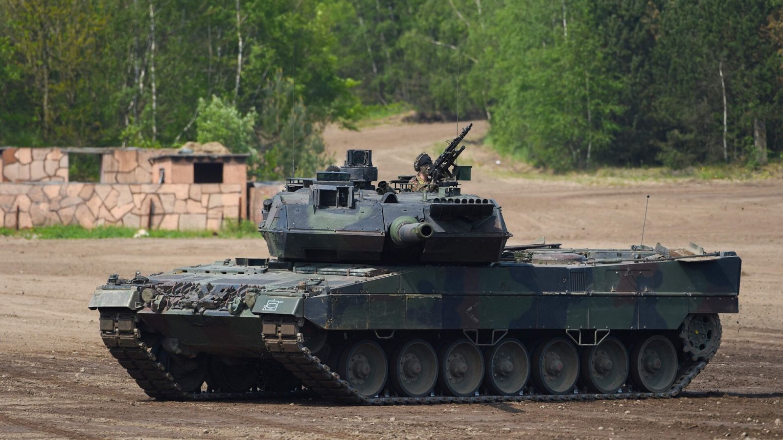 Imagen de archivo de un tanque Leopard 2 de las Fuerzas Armadas alemanas. Foto: PATRIK STOLLARZ / AFP