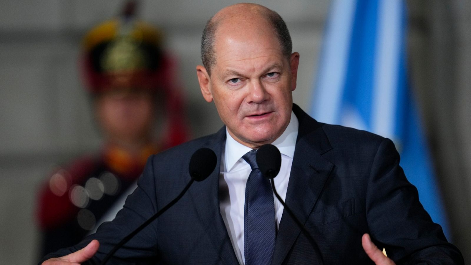 Una imagen del canciller alemán, Olaf Scholz, durante una rueda de prensa en Buenos Aires, Argentina.