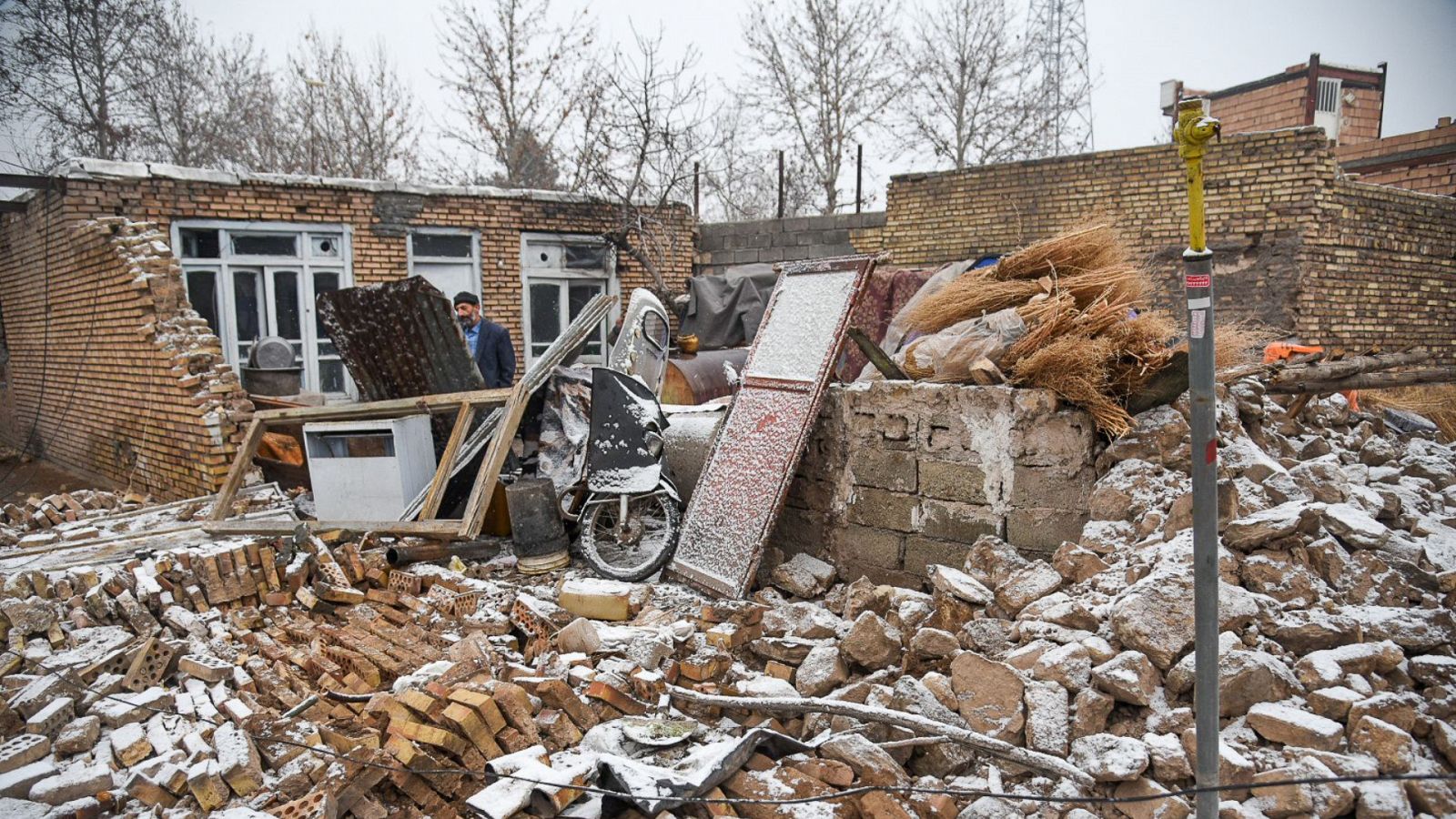 Vivienda dañada tras un terremoto en Irán