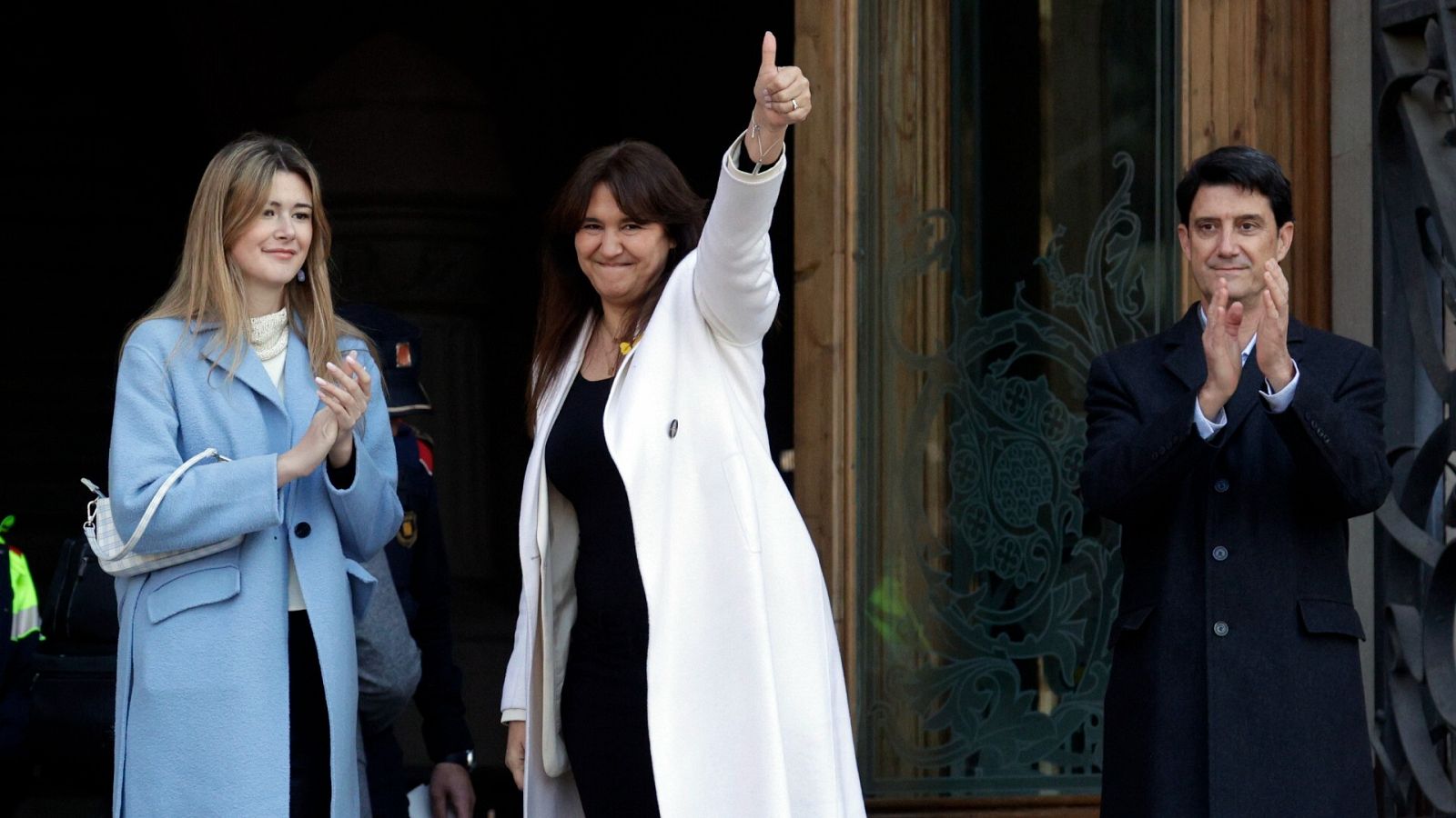 Laura Borràs, acompañada de su marido, Xavier Botet, y su hija Marta Botet,, a su llegada al TSJC