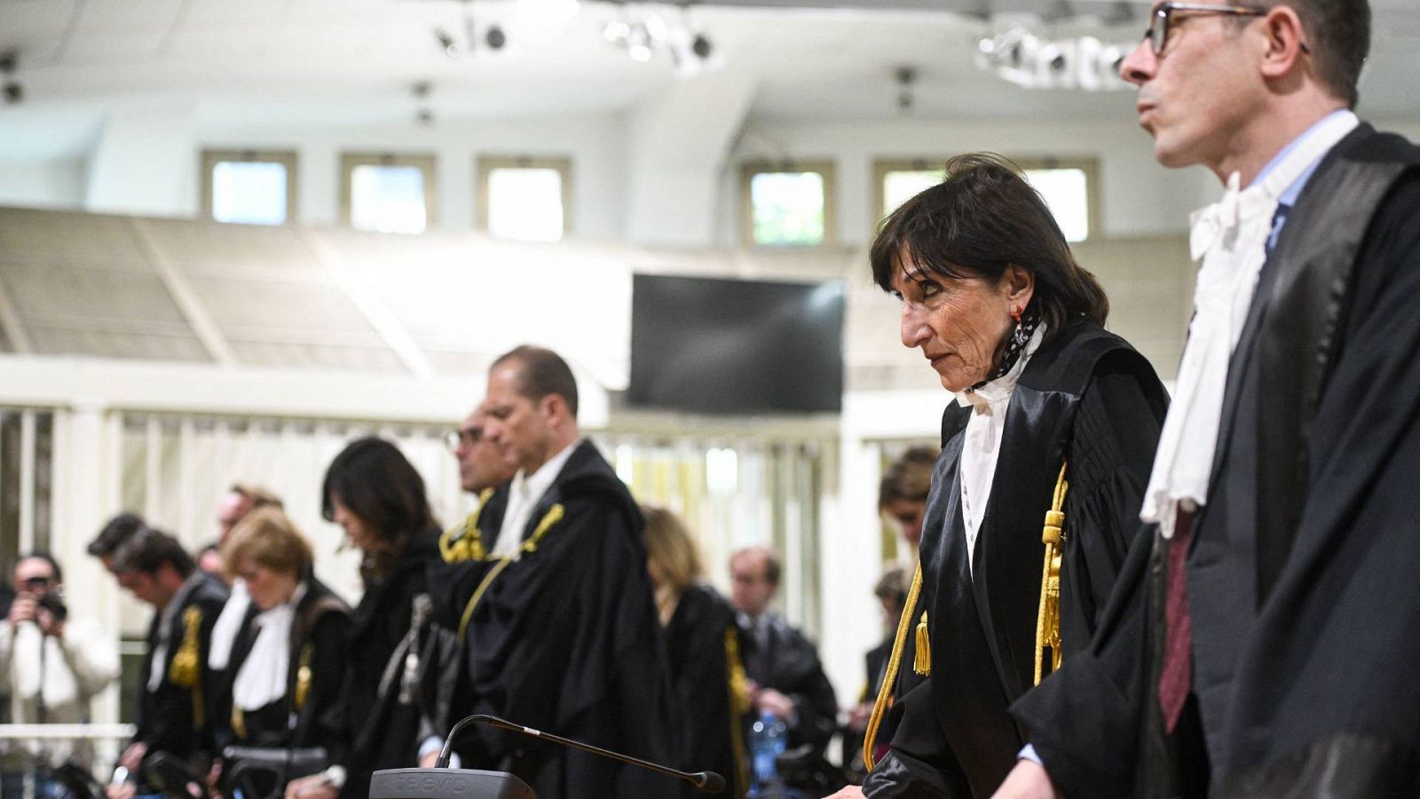 La fiscal italiana Tiziana Siciliano en un juzgado en Milán sobre el caso de soborno de Berlusconi