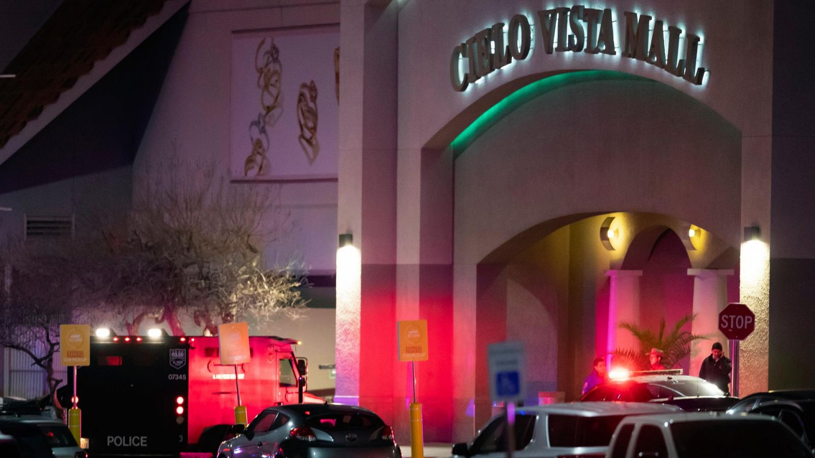 Policía investiga un tiroteo en un centro comercial en El Paso, Texas.