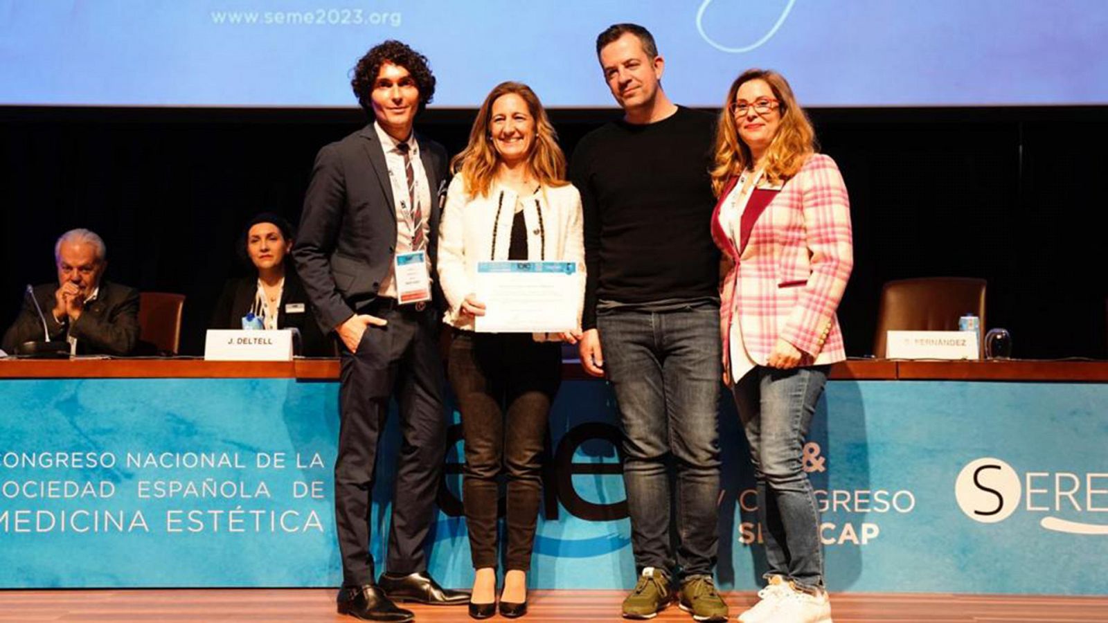 Premiados por el reportaje 'Quiero ser la más bella'