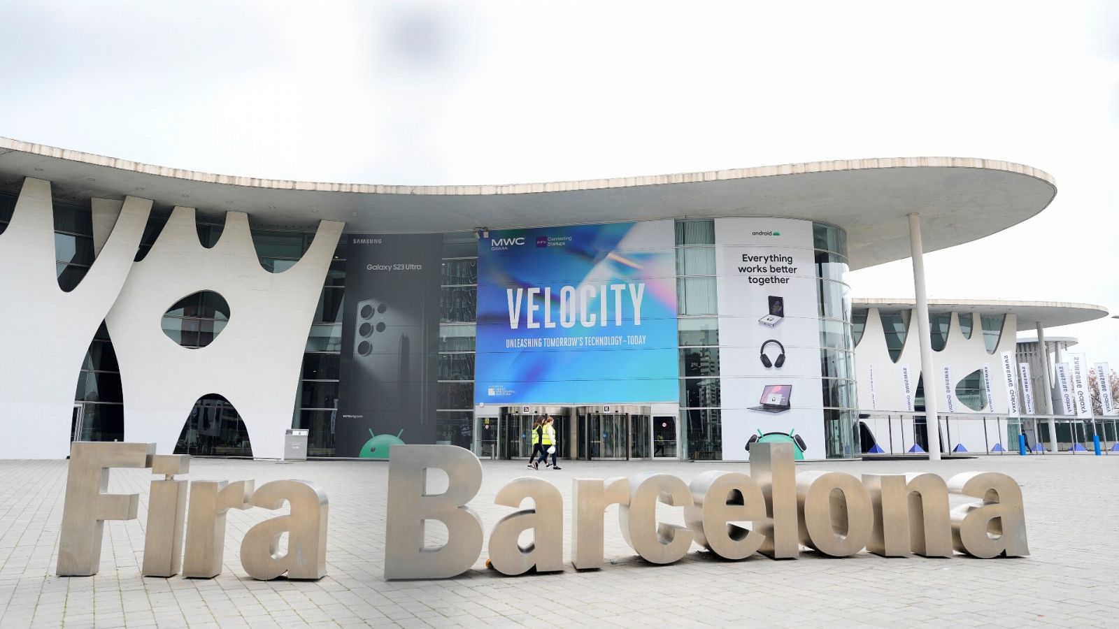 Entrada principal al MWC, al recinte de Gran Via de l'Hospitalet de Fira de Barcelona | EFE