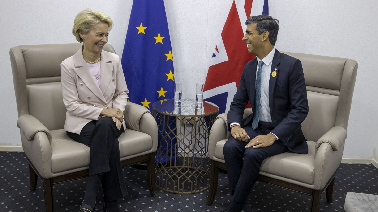 La presidenta de la Comisión Europea, Ursula von der Leyen, y el primer ministro británico, Rishi Sunak, se reunirán este lunes en Reino Unido.