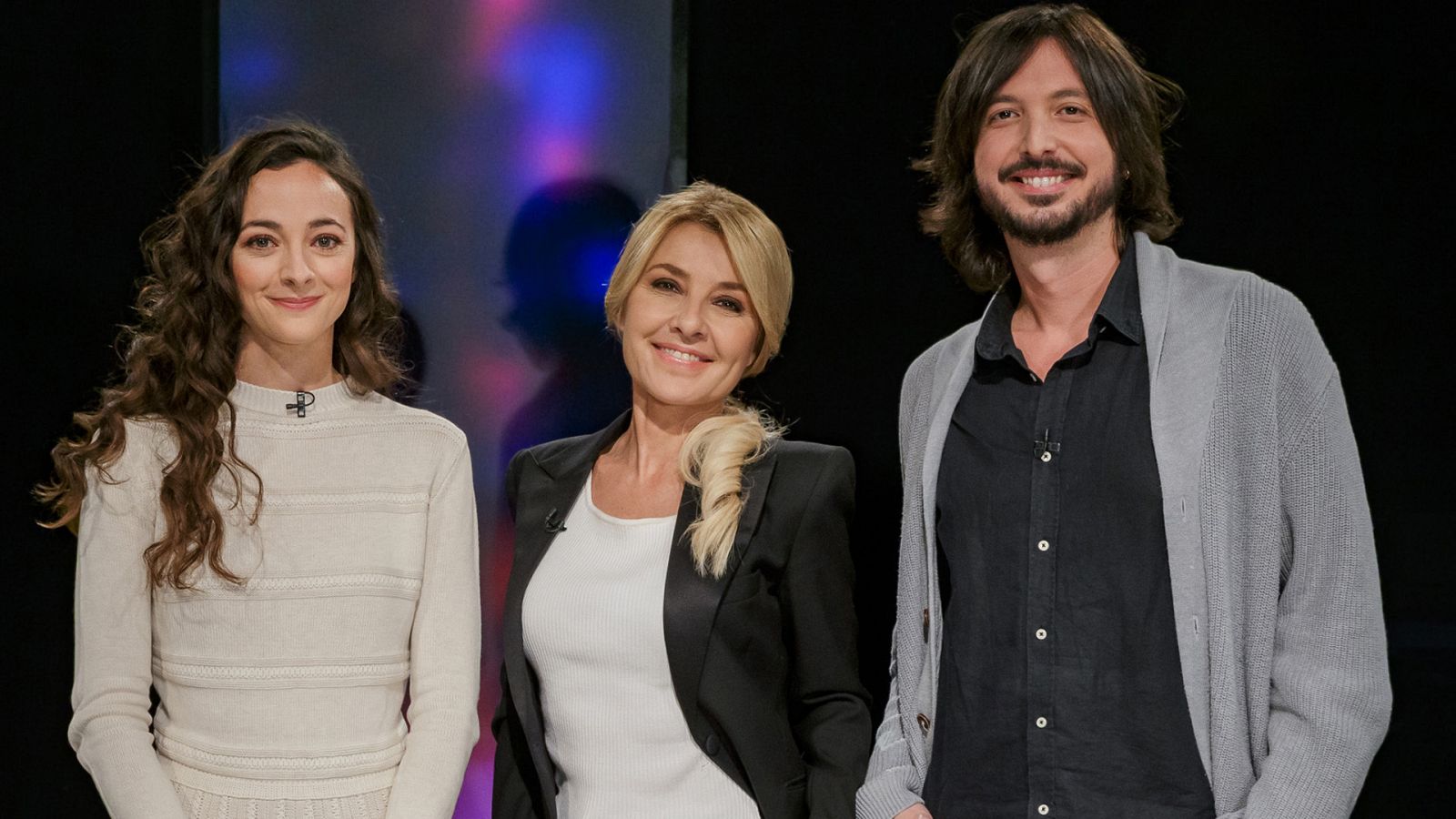 El director Polo Menárguez y la psiquiatra Rocío Blanco, con Cayetana Guillén Cuervo