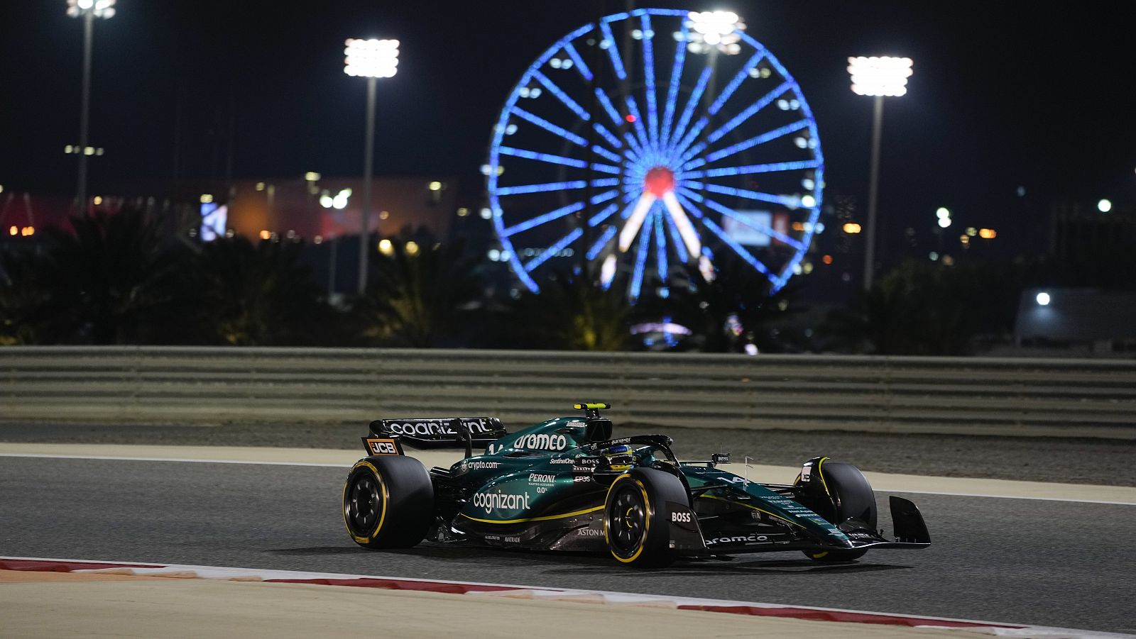 Fernando Alonso termina primero en los libres 2 y dispara la ilusión en Baréin