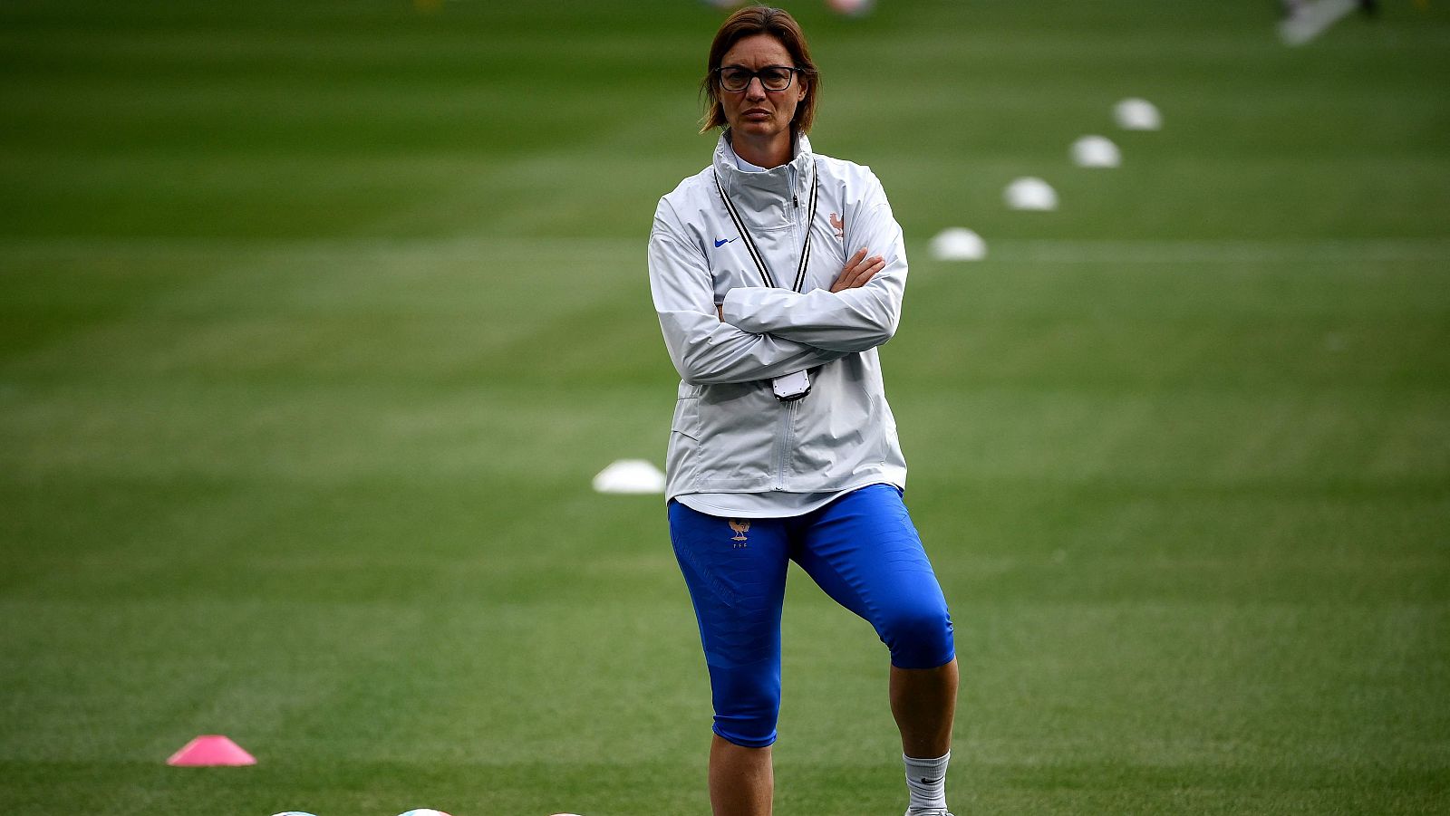 Corinne Diacre, seleccionadora del equipo francés femenino de fútbol.