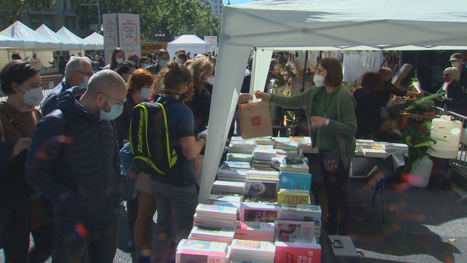 Sant Jordi tindrà aquest 2023 una superilla literària més gran a Barcelona