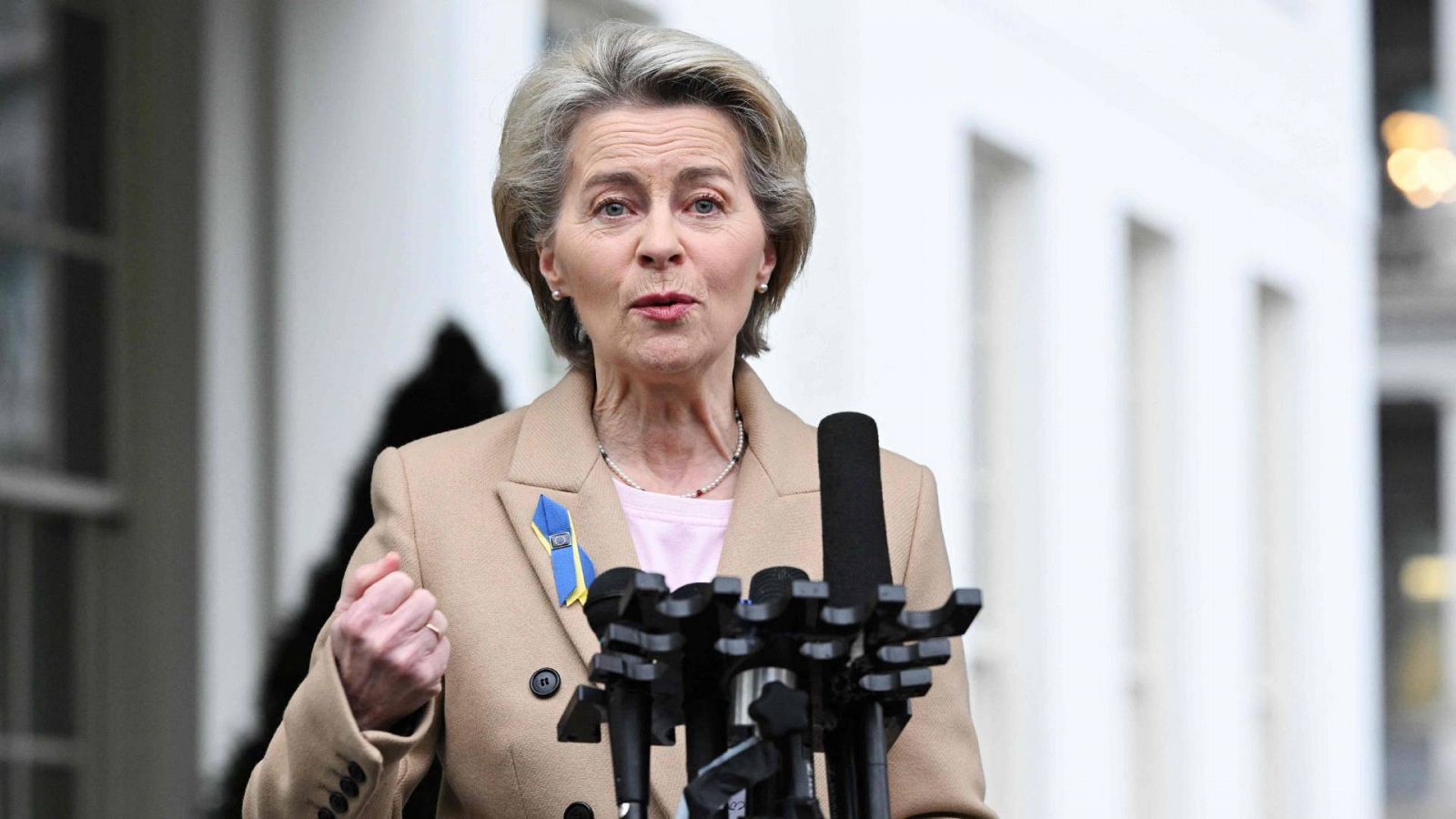 Von der Leyen dando una rueda de prensa tras la reunión.