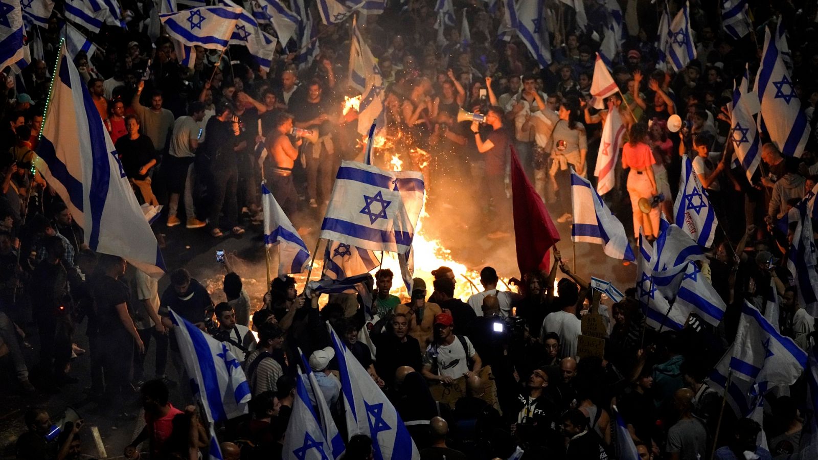 Protesta en Tel Aviv tras el cese del ministro de Defensa