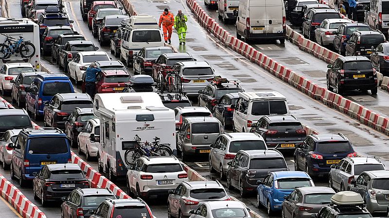 Colas de vehículos en el puerto de Dover