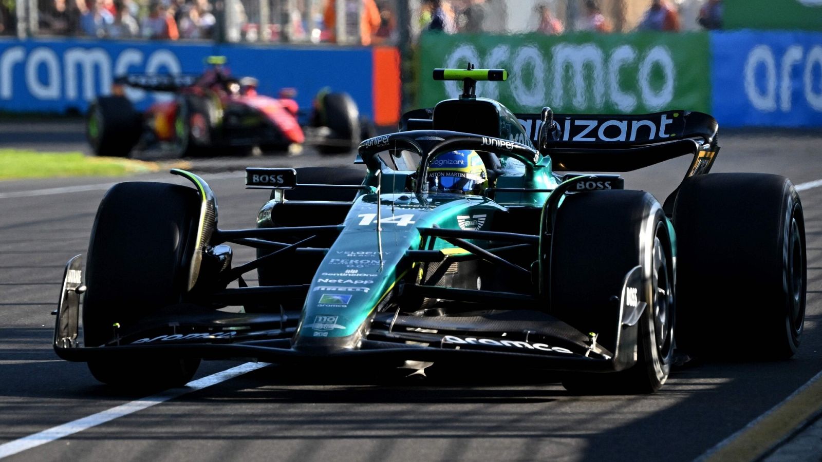 Sainz vigila a Alonso desde la distancia en el GP Australia