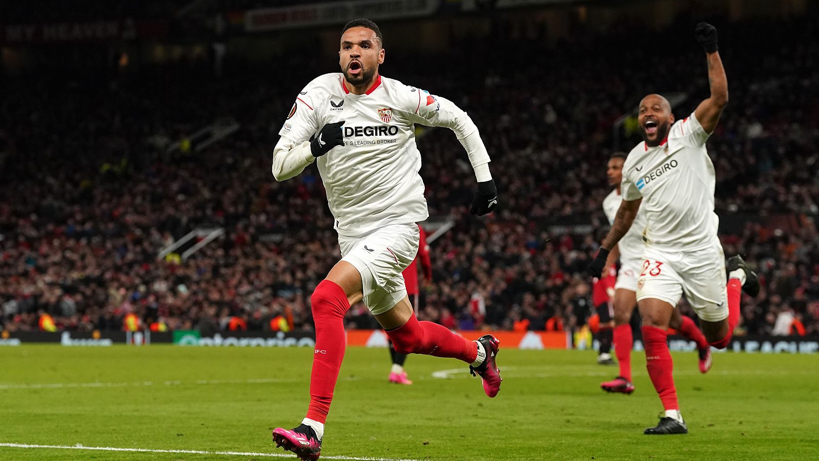 Su magia en la Europa League revive al Sevilla en Old Trafford