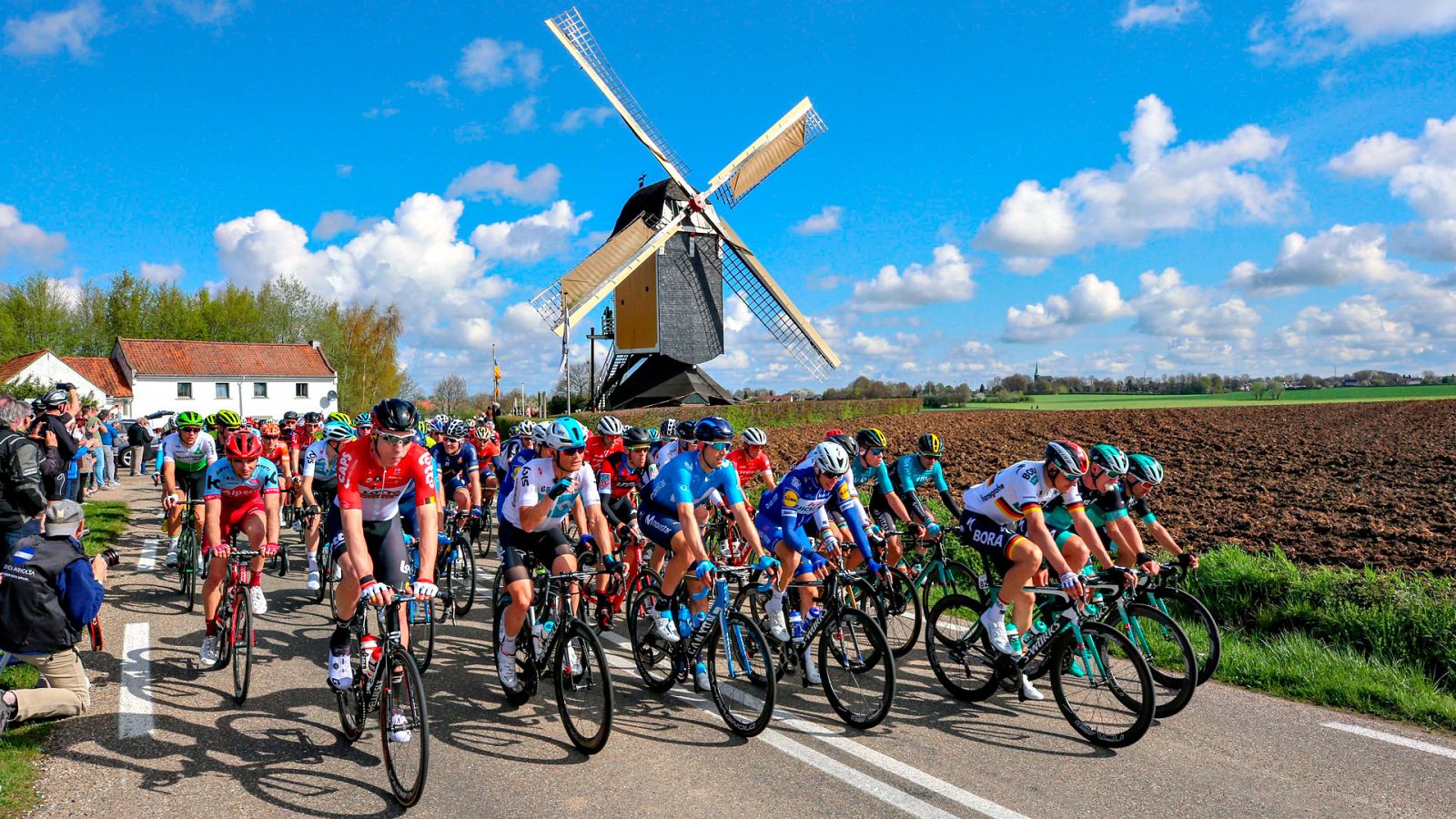 Amstel Gold Race 2023: Imagen de archivo de la primera clásica de las Ardenas.