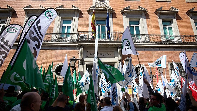 Concentración de funcionarios ante el Ministerio de Justicia