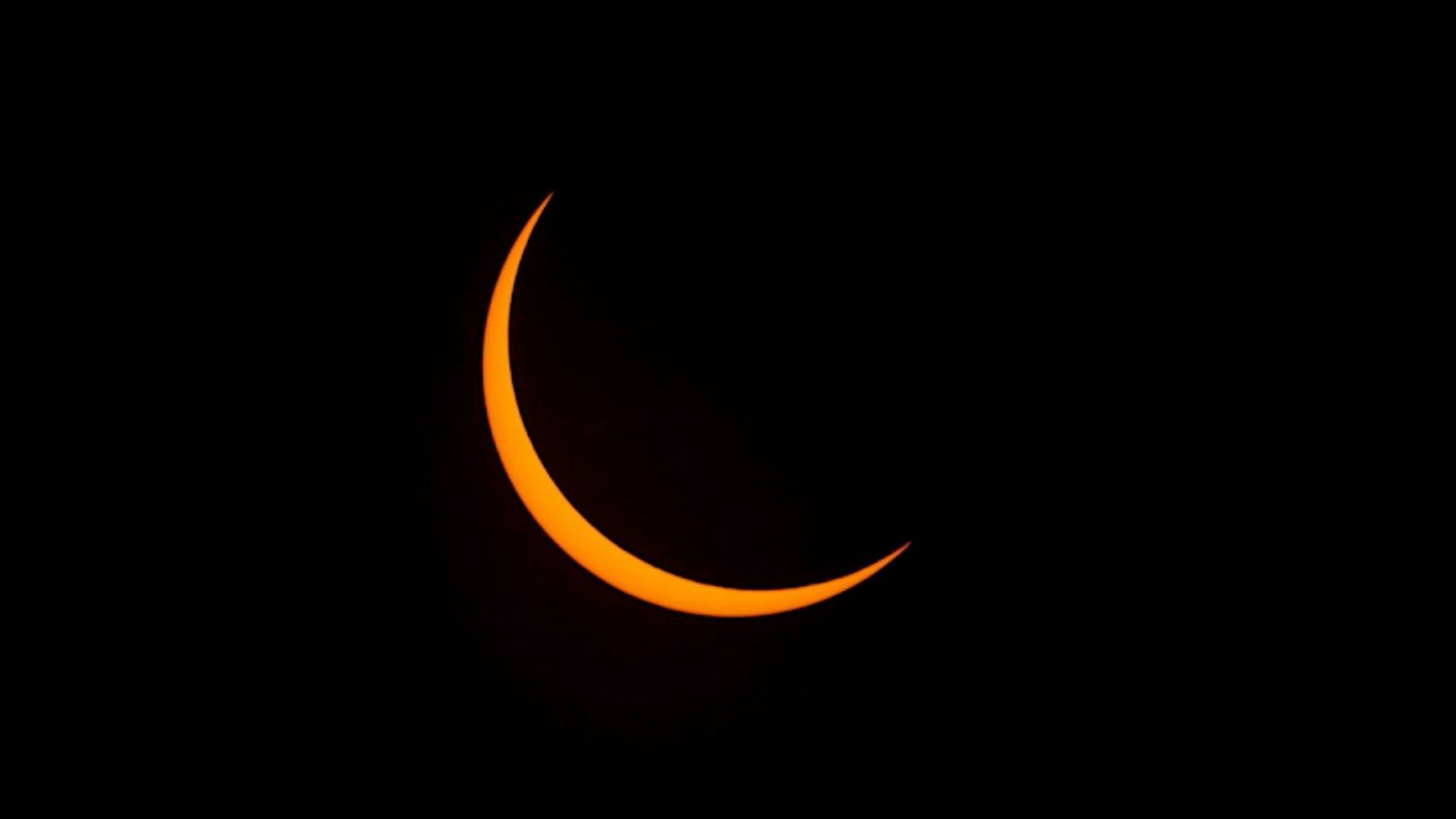 Imagen del momento en el que se produce el eclipse solar total, en Exmouth, Australia