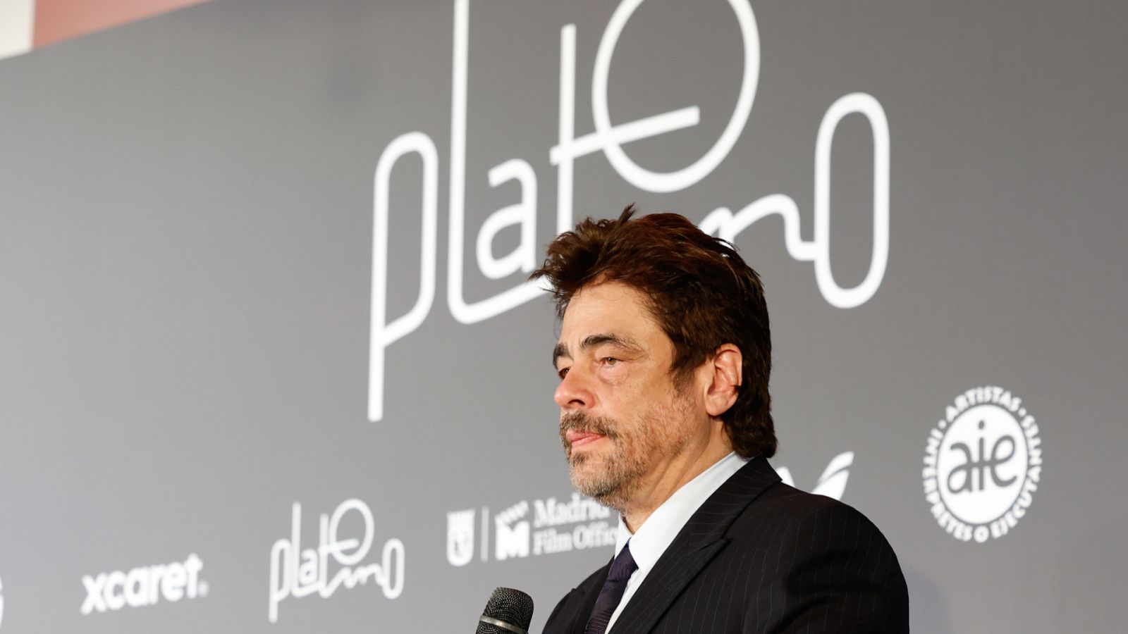  Benicio del Toro en el photocall de los Premios Latino 2023