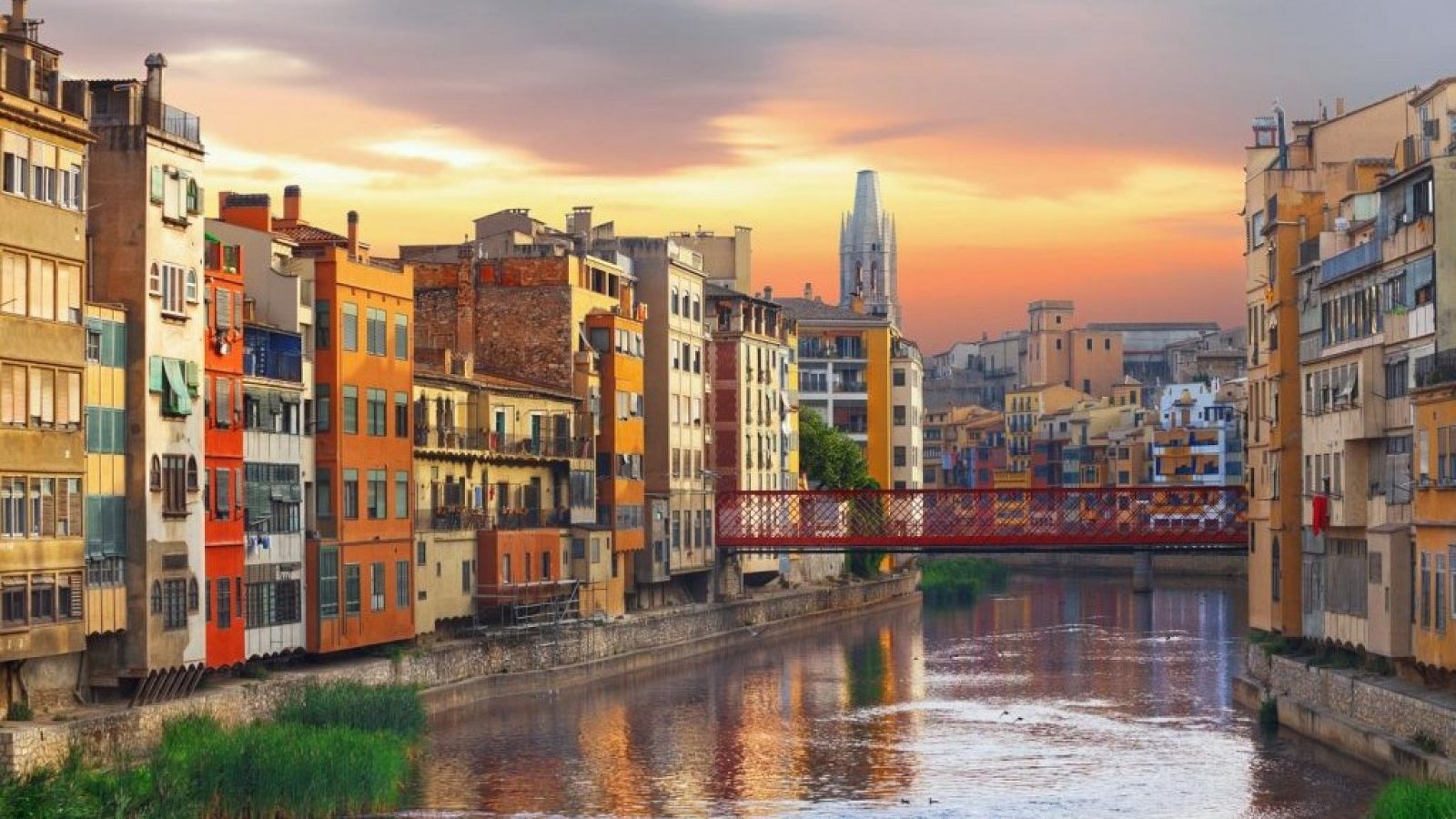 Vista de Girona des del riu Onyar