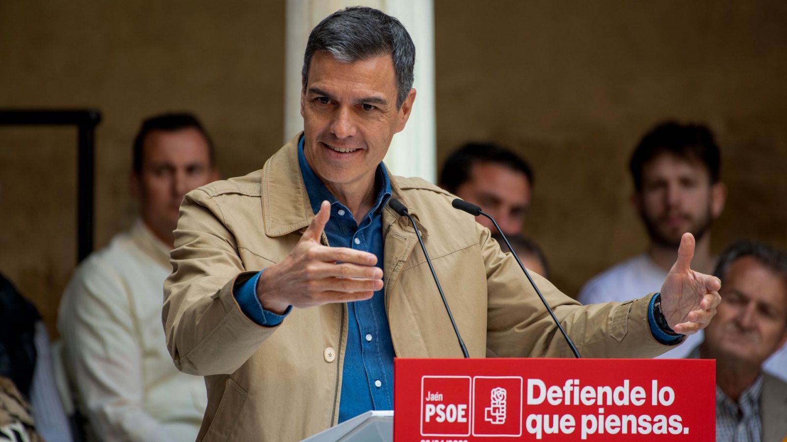 El presidente del Gobierno y secretario general del PSOE, Pedro Sánchez, interviene durante el acto de Úbeda