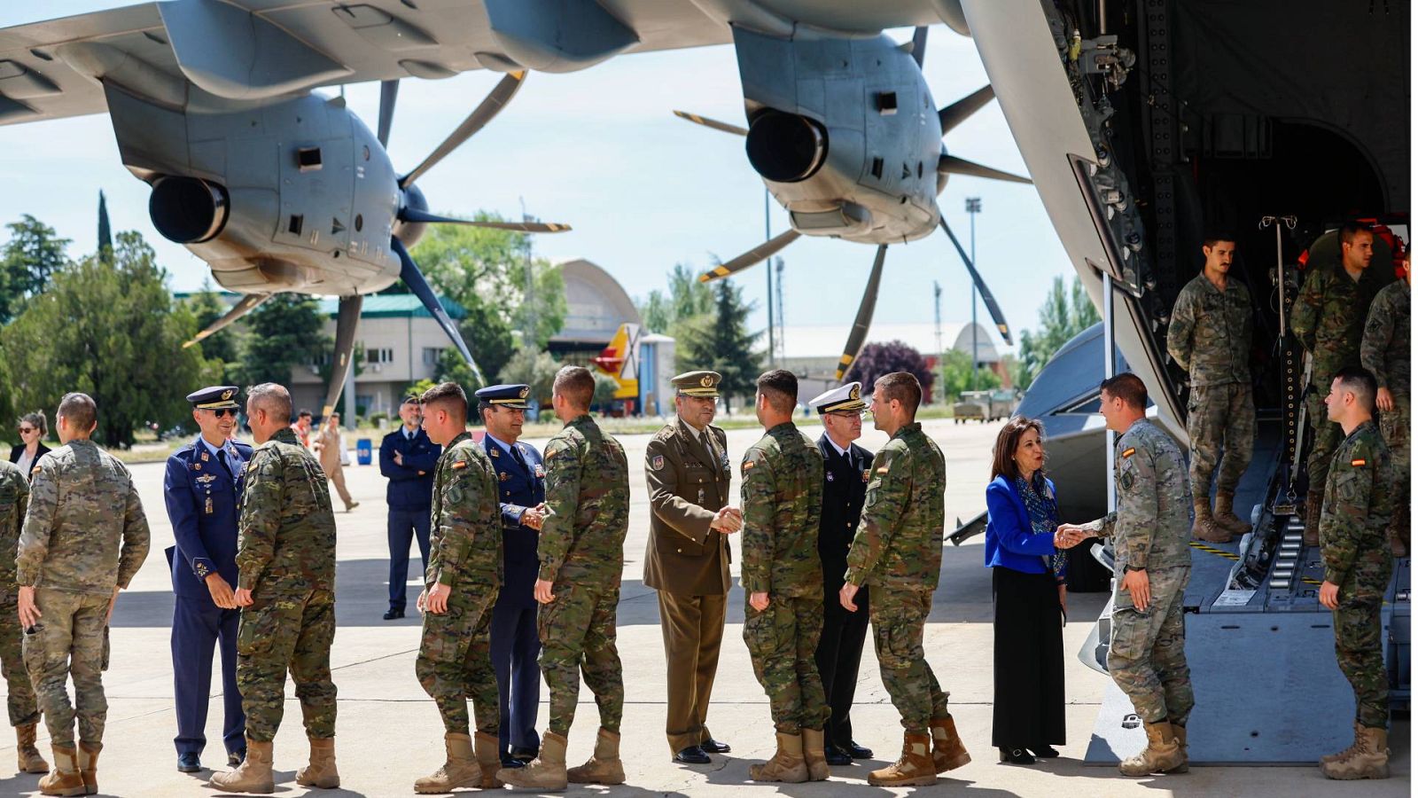Regresan a España los militares españoles que participaron en la evacuación de civiles de Sudán