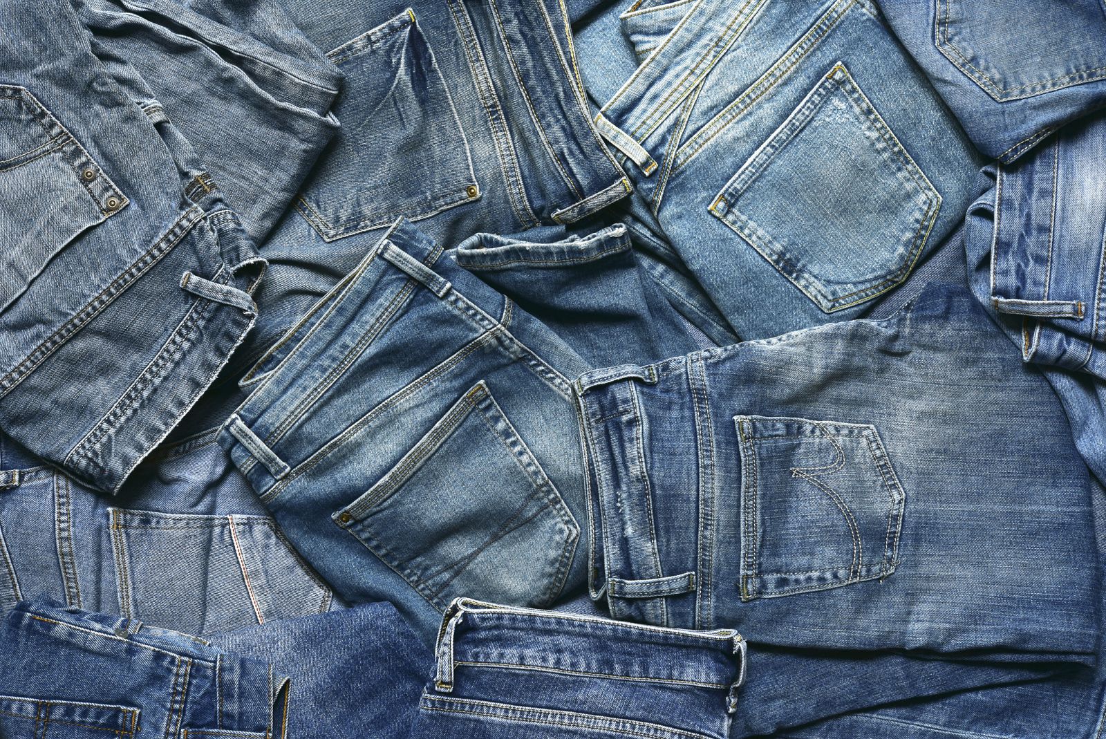 9 razones por las que unos jeans blancos deben formar parte de tu